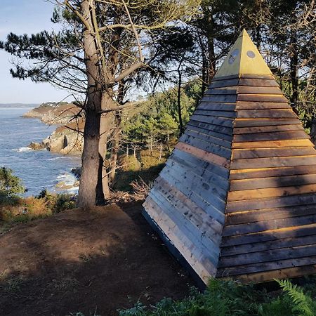 Les Fous De Bassans Bed & Breakfast Poullan-sur-Mer ภายนอก รูปภาพ