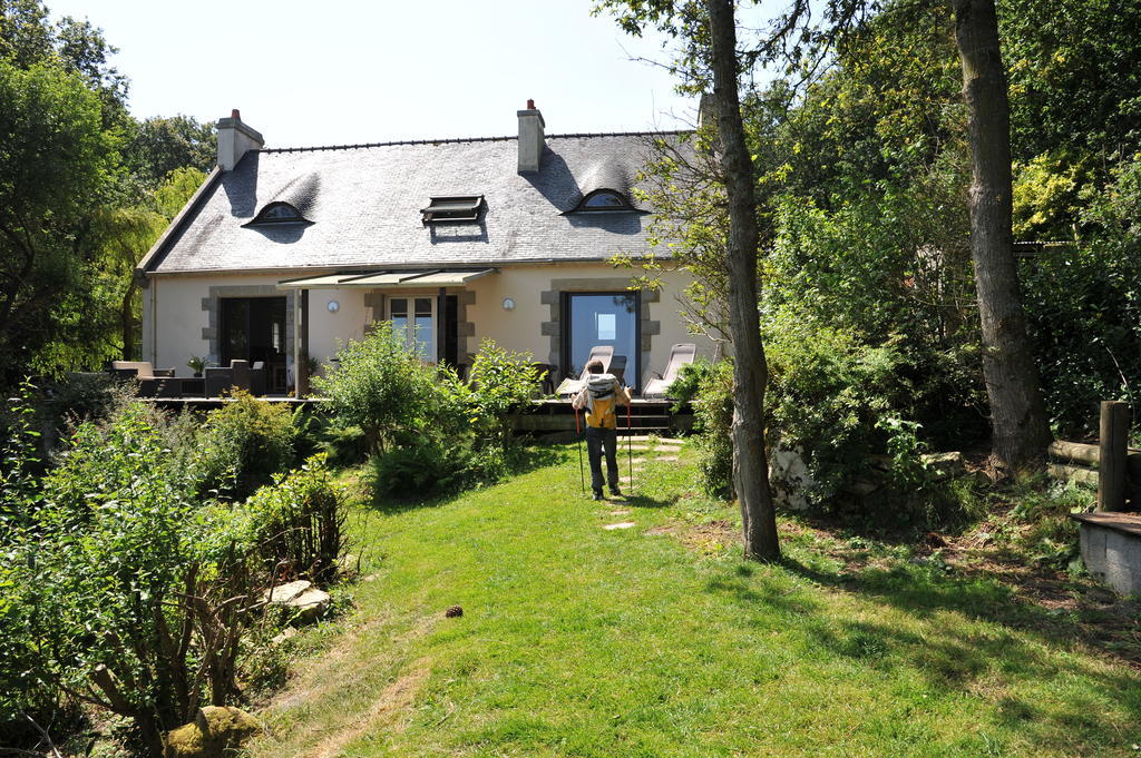 Les Fous De Bassans Bed & Breakfast Poullan-sur-Mer ภายนอก รูปภาพ