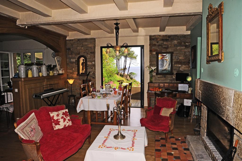 Les Fous De Bassans Bed & Breakfast Poullan-sur-Mer ภายนอก รูปภาพ