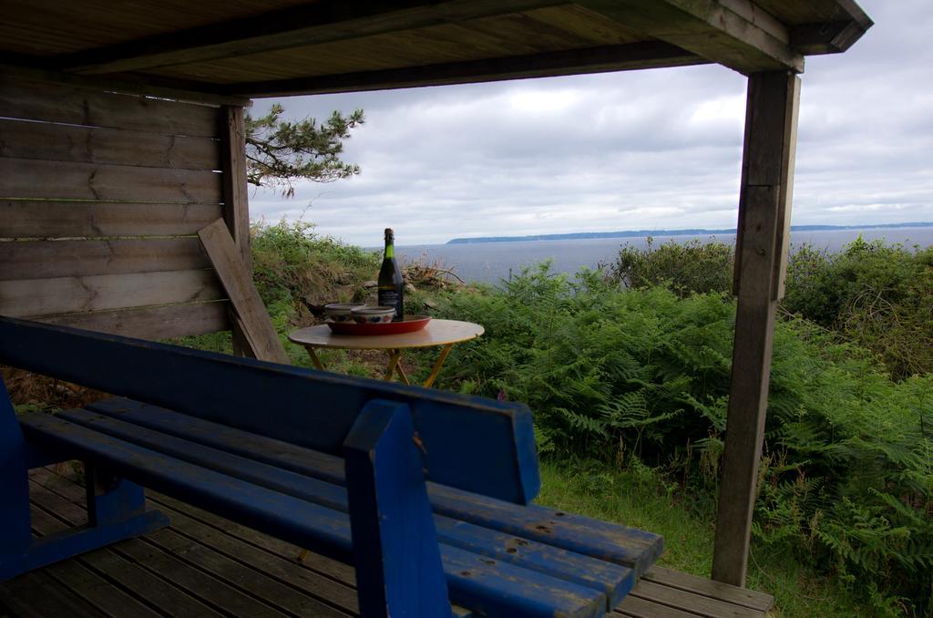 Les Fous De Bassans Bed & Breakfast Poullan-sur-Mer ภายนอก รูปภาพ