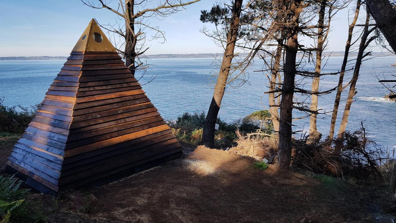 Les Fous De Bassans Bed & Breakfast Poullan-sur-Mer ภายนอก รูปภาพ