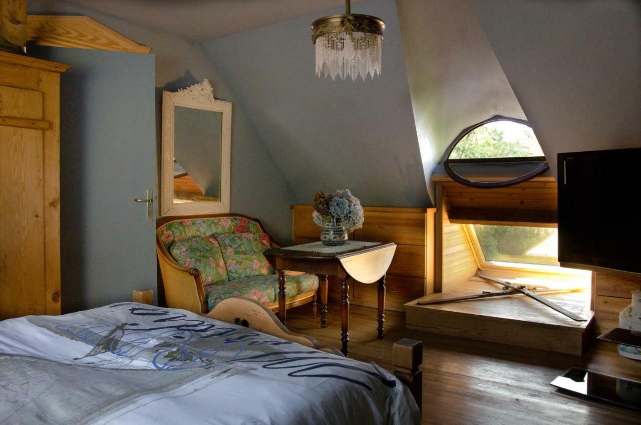 Les Fous De Bassans Bed & Breakfast Poullan-sur-Mer ภายนอก รูปภาพ